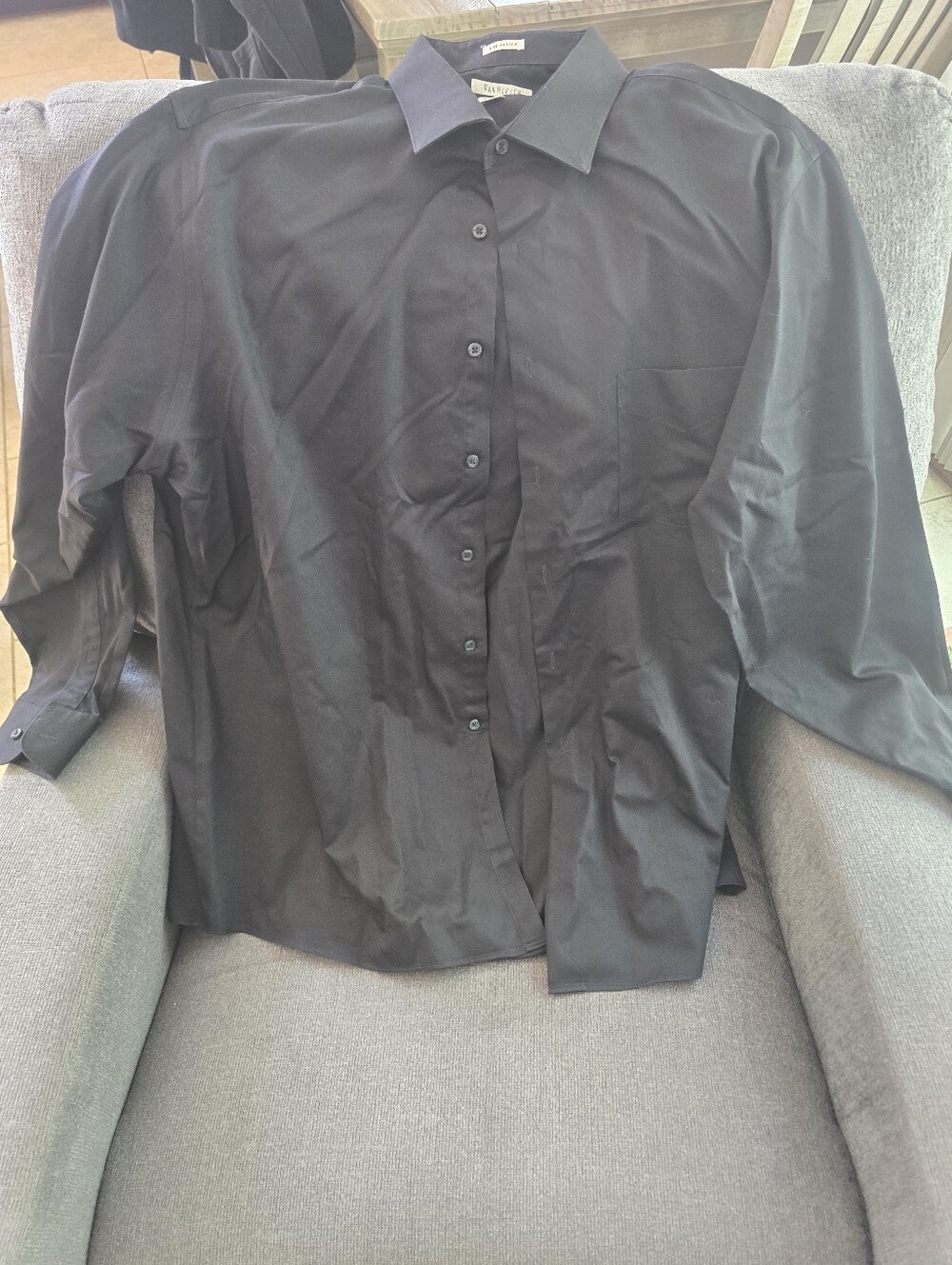 Van Heusen Black Long-Sleeve Dress Shirt